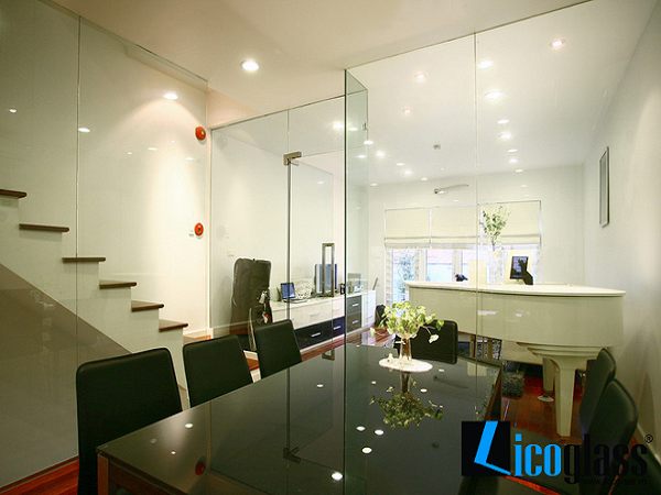 vach-kinh-cuong-luc-van-phong-licoglass (2)